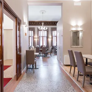 Palazzo Martinelli Dolfin فندق
